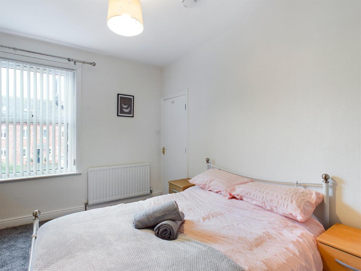 Cheerful 3 Bedroom Home With Free Parking And Wifi Chester Exterior foto